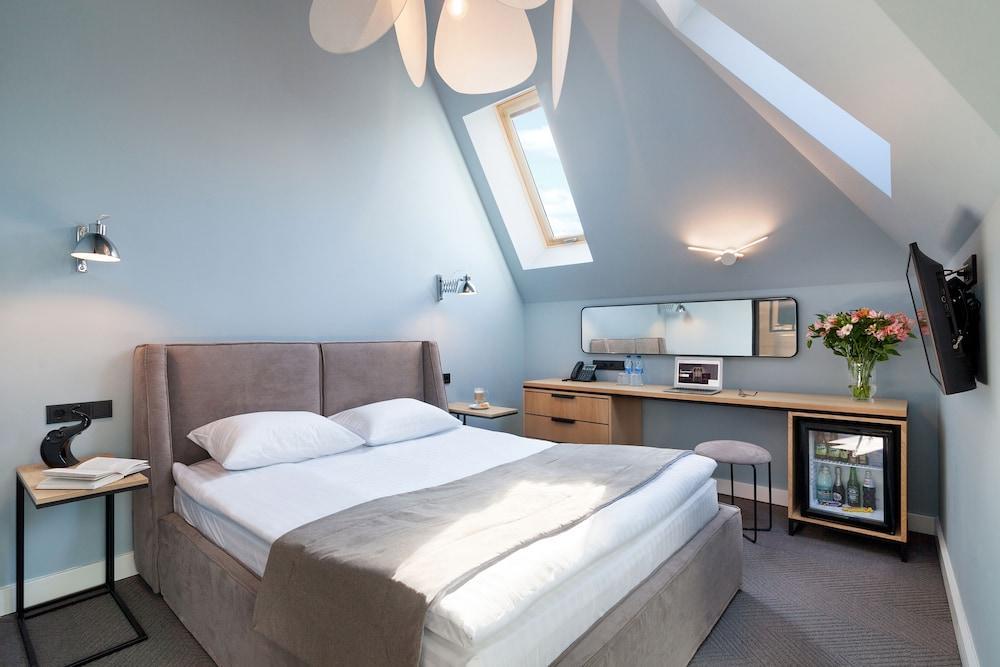 Ferenc Hotel & Restaurant Lviv Buitenkant foto