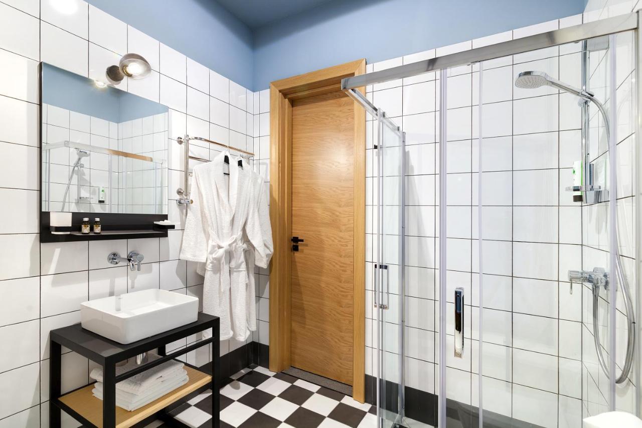 Ferenc Hotel & Restaurant Lviv Buitenkant foto