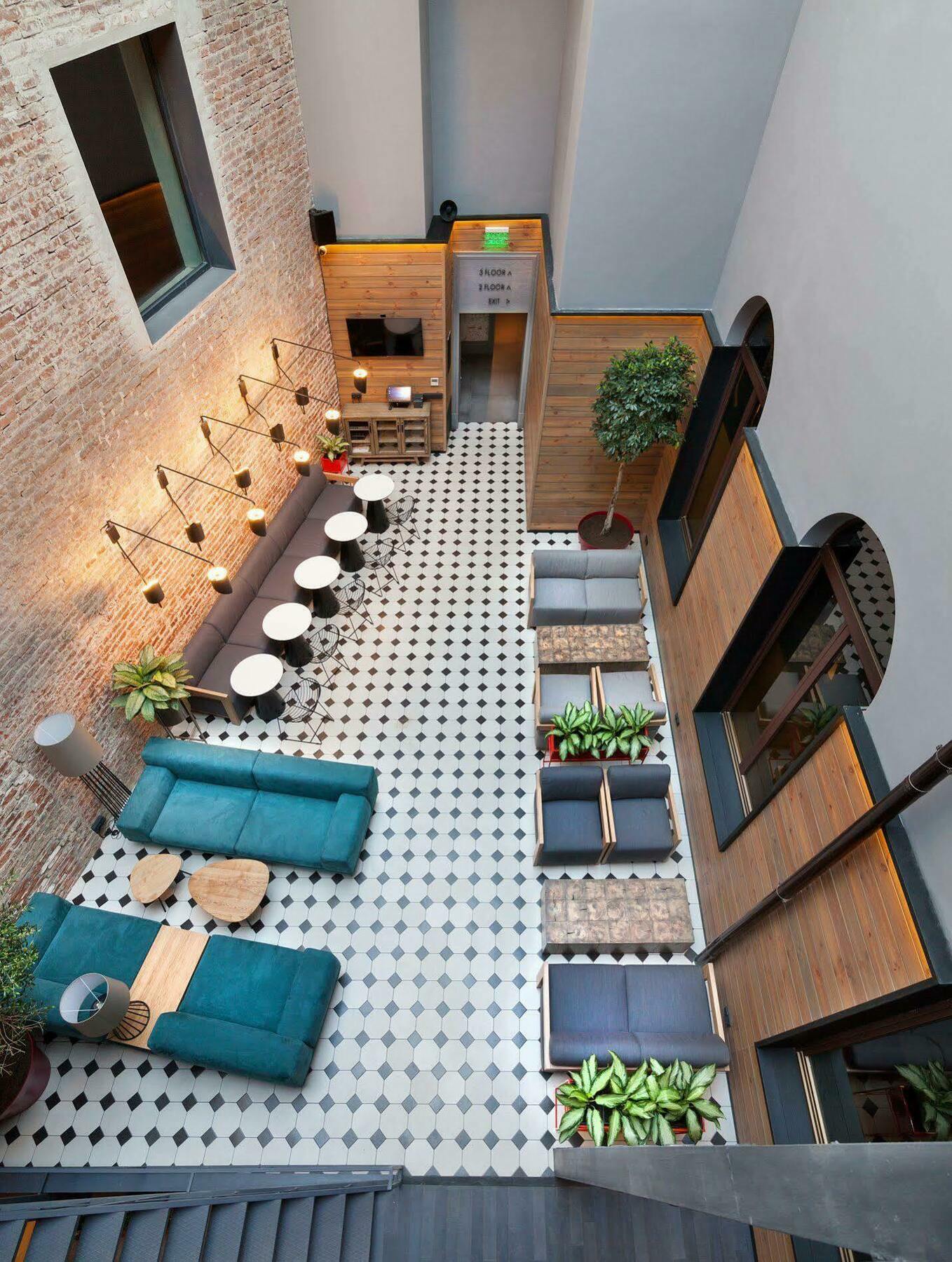 Ferenc Hotel & Restaurant Lviv Buitenkant foto