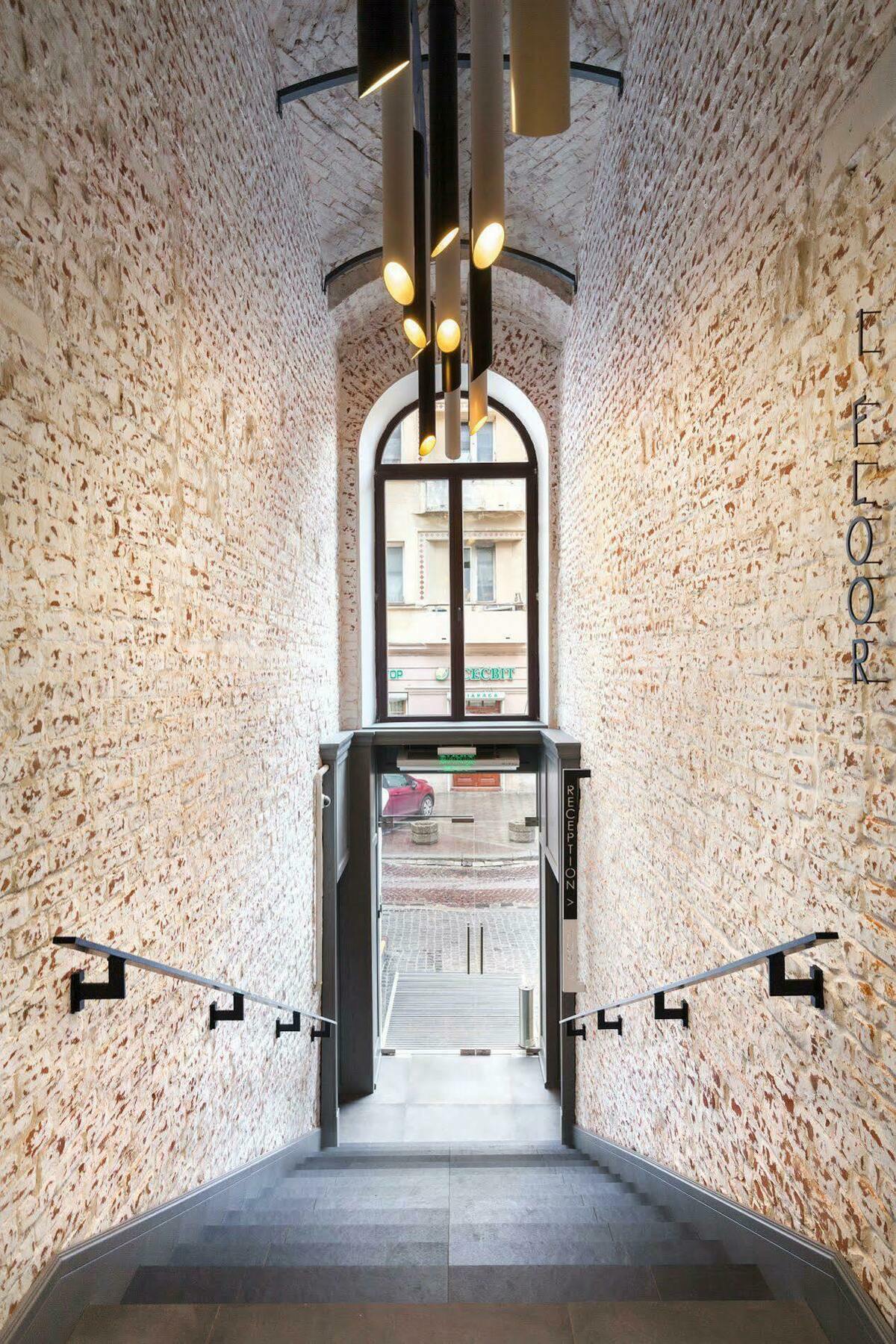 Ferenc Hotel & Restaurant Lviv Buitenkant foto