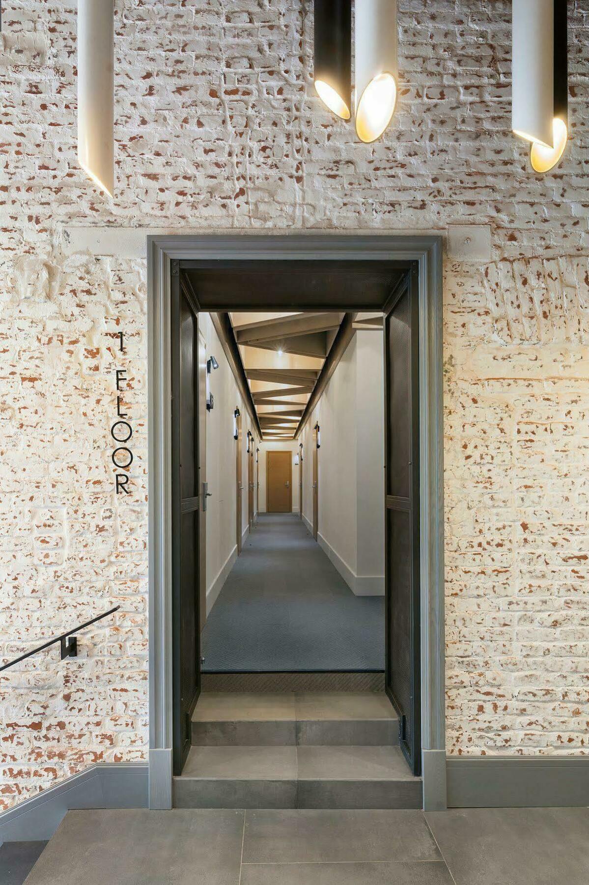 Ferenc Hotel & Restaurant Lviv Buitenkant foto